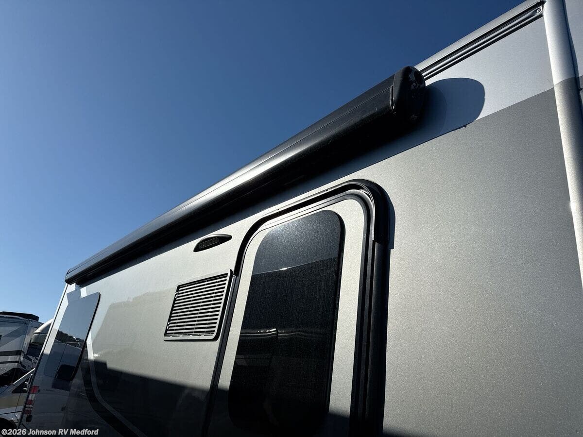 2016 Unity 24TB by Leisure Travel from Johnson RV Medford in Medford, Oregon