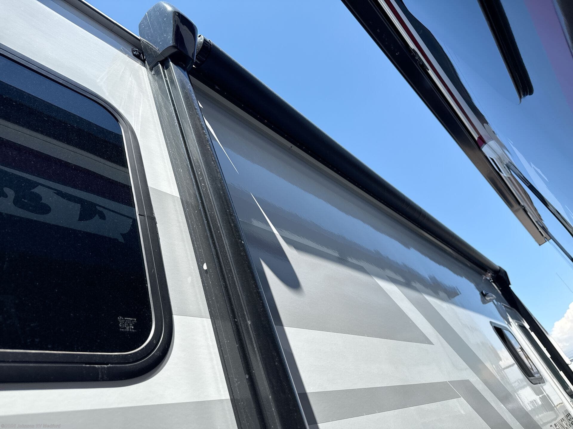 New 2027 Winnebago Suncruiser 24GG available in Medford, Oregon