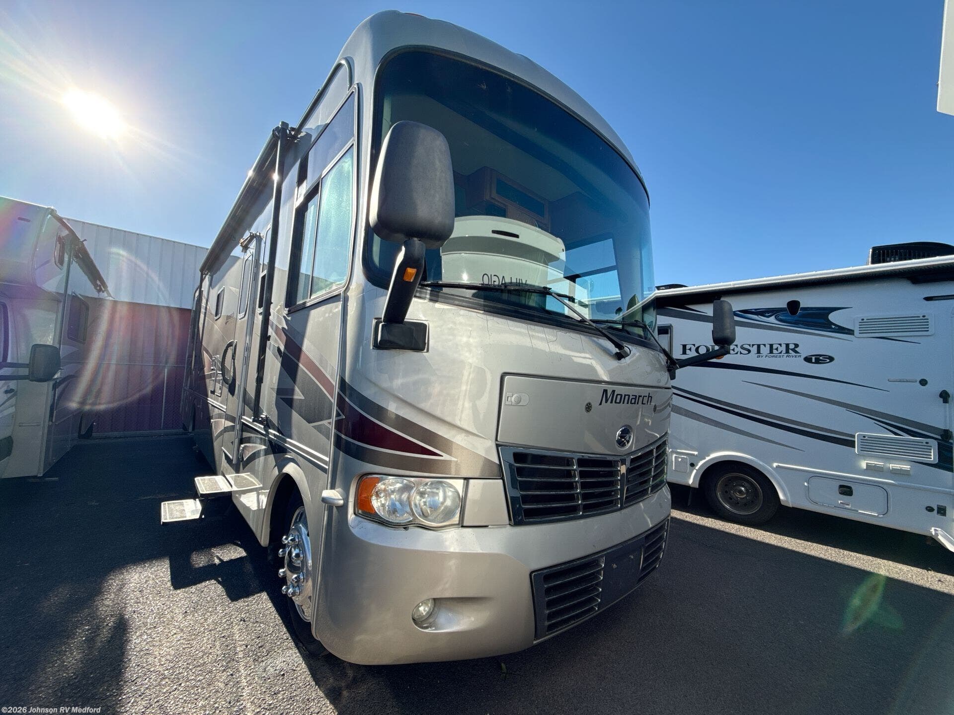 2008 Monarch 33SFS by Monaco RV from Johnson RV Medford in Medford, Oregon