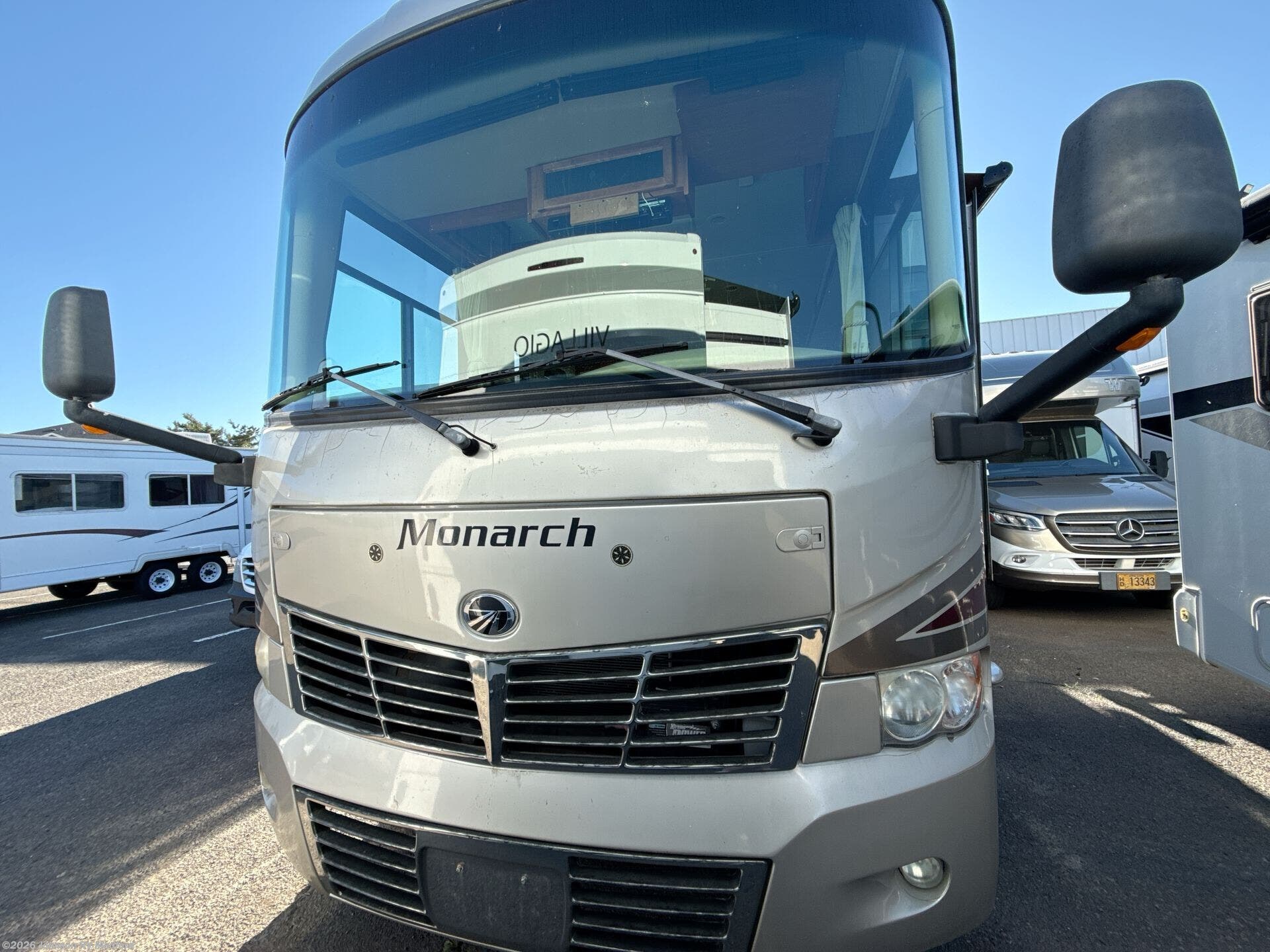 Used 2008 Monaco RV Monarch 33SFS available in Medford, Oregon