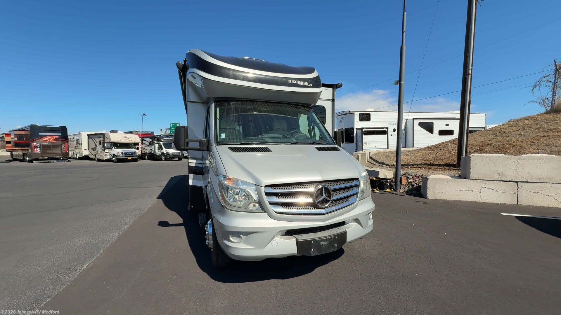 Used 2018 Dynamax Corp ISATA 24CB available in Medford, Oregon
