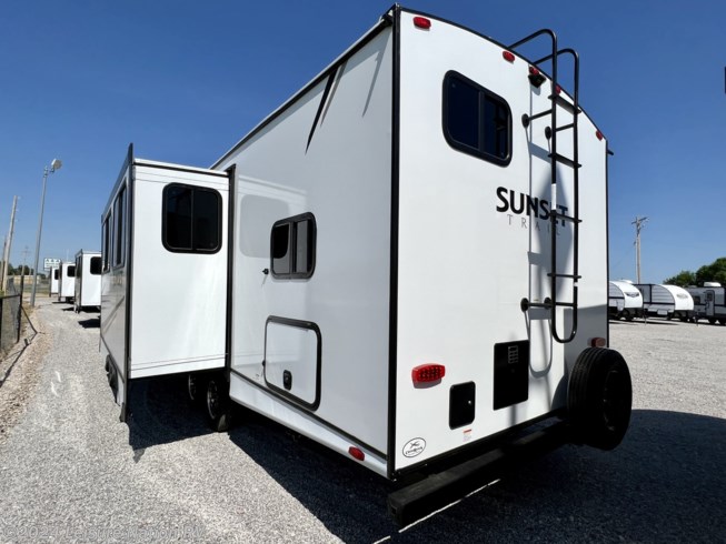 2022 Sunset Trail Super Lite SS272BH by CrossRoads from Leisure Nation RV in Enid, Oklahoma