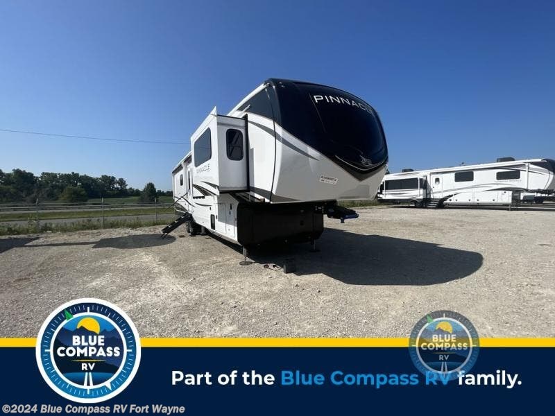 2024 Jayco Pinnacle 38FLGS RV for Sale in Columbia City, IN 46725