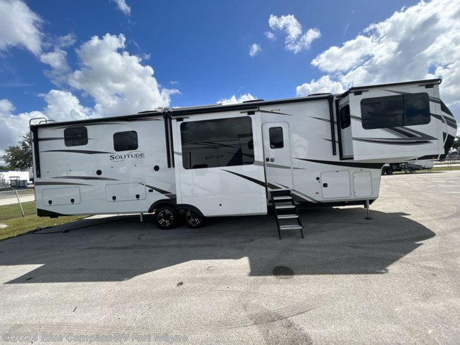2024 Solitude 380FL by Grand Design from Blue Compass RV Fort Wayne in Columbia City, Indiana