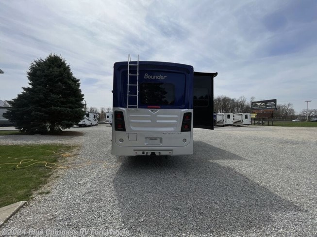 2024 Fleetwood Bounder 33C - New Class A For Sale by Blue Compass RV Fort Wayne in Columbia City, Indiana