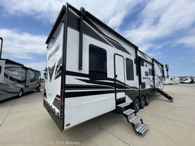 2024 Momentum 410TH by Grand Design from Blue Compass RV Fort Wayne in Columbia City, Indiana