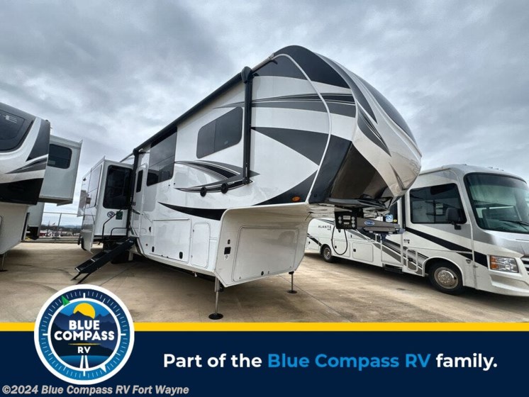 New 2024 Grand Design Solitude 390RK available in Columbia City, Indiana
