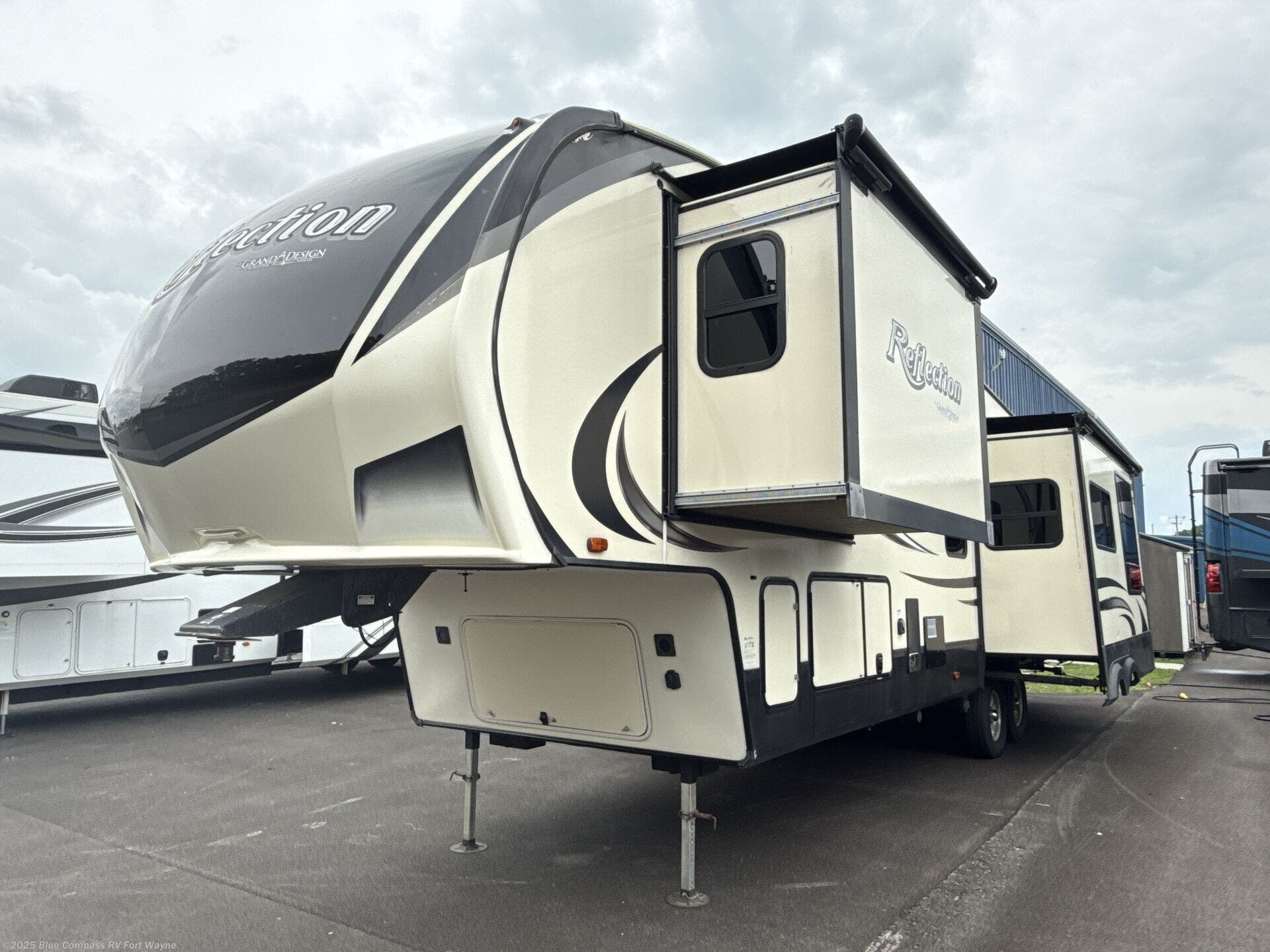Used 2019 Grand Design Reflection 320MKS available in Columbia City, Indiana