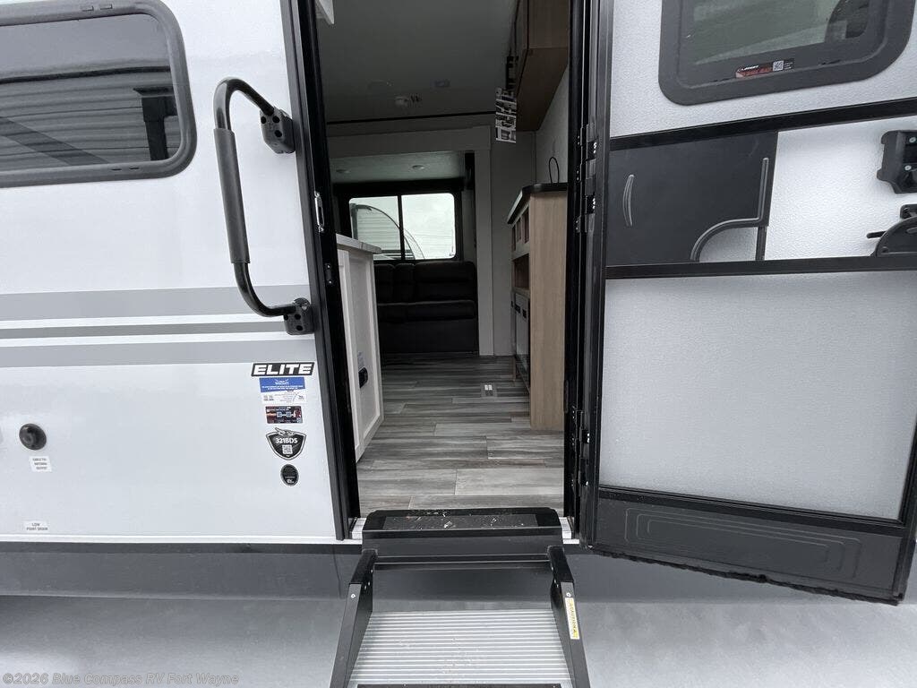 2026 Jay Flight SLX 321BDS by Jayco from Blue Compass RV Fort Wayne in Columbia City, Indiana