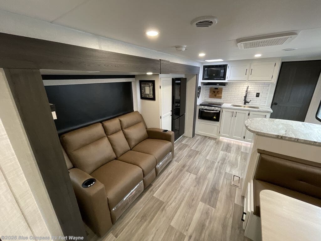 New 2026 Venture RV Stratus SR302VBH available in Columbia City, Indiana