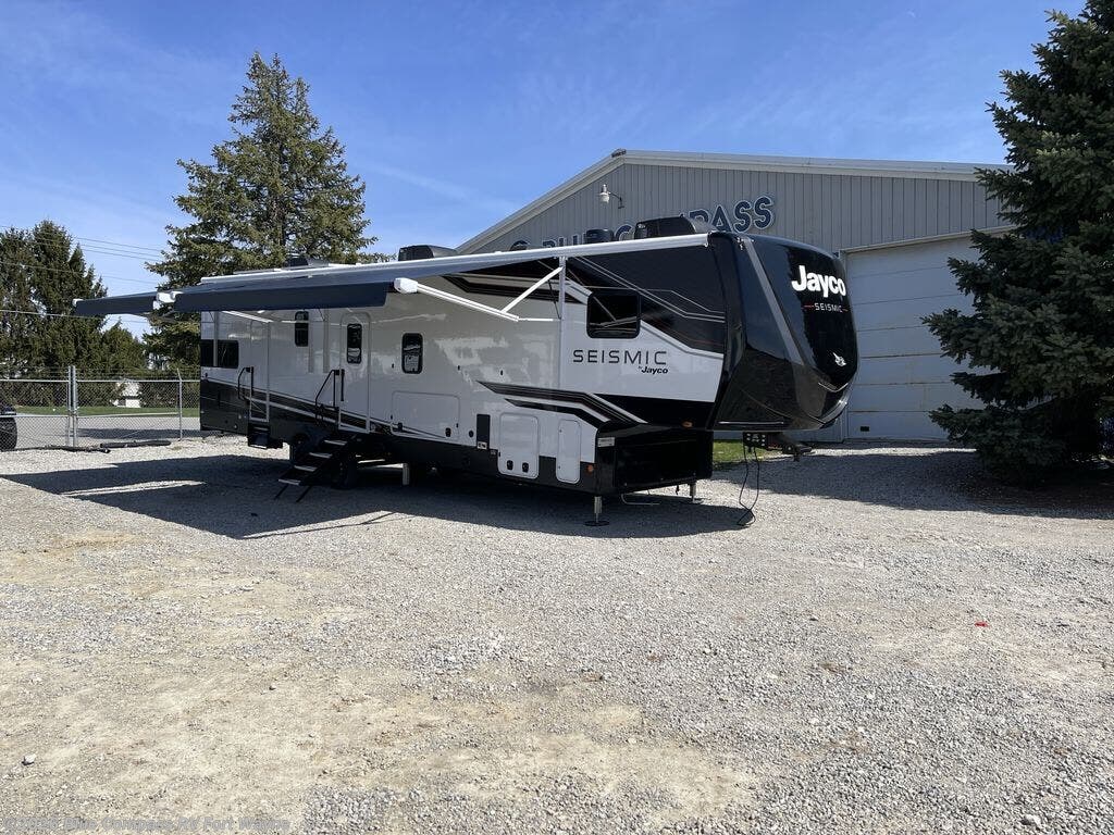 2026 Seismic 359 by Jayco from Blue Compass RV Fort Wayne in Columbia City, Indiana