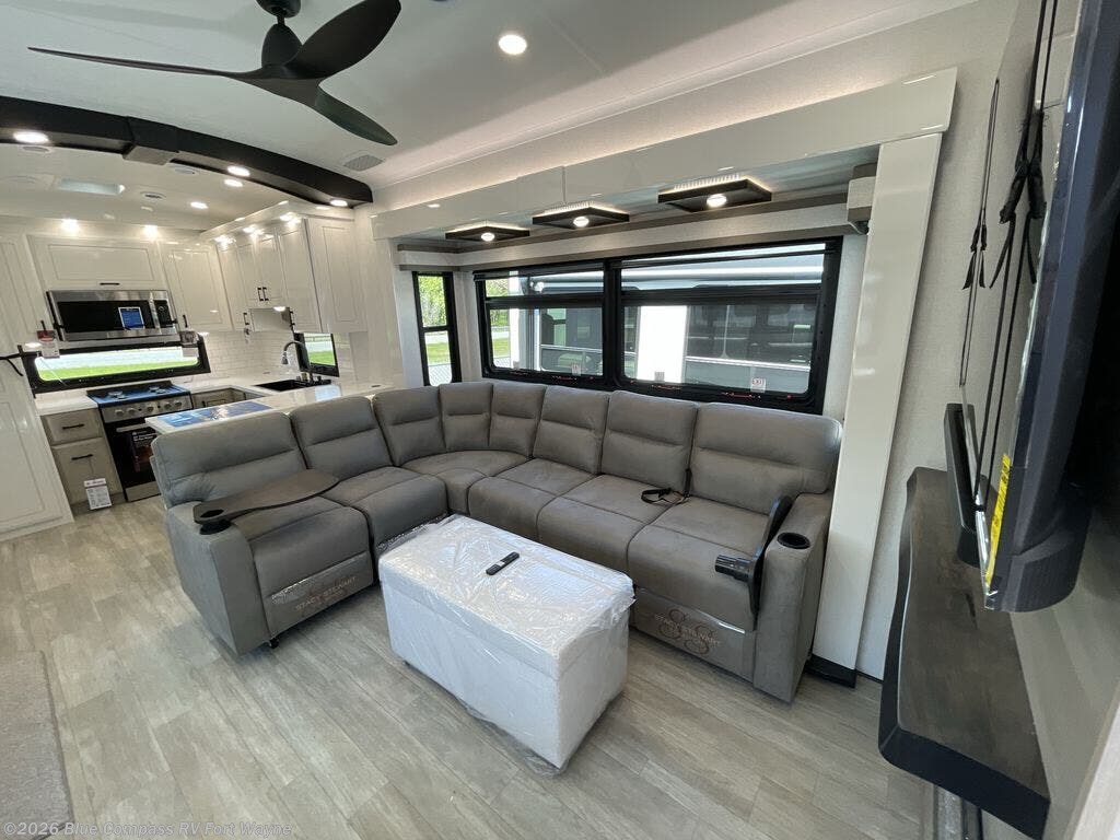 New 2026 Jayco Pinnacle 38FBRK available in Columbia City, Indiana