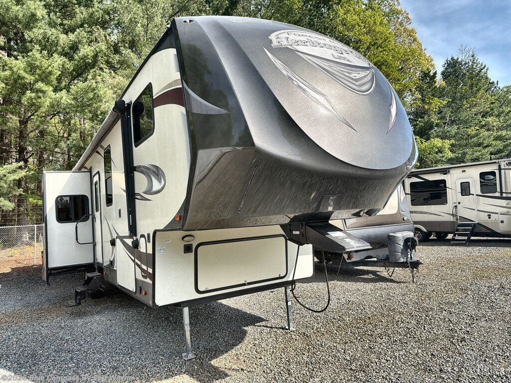 Used 2017 Forest River Wildwood Heritage Glen 372RD available in Columbia City, Indiana