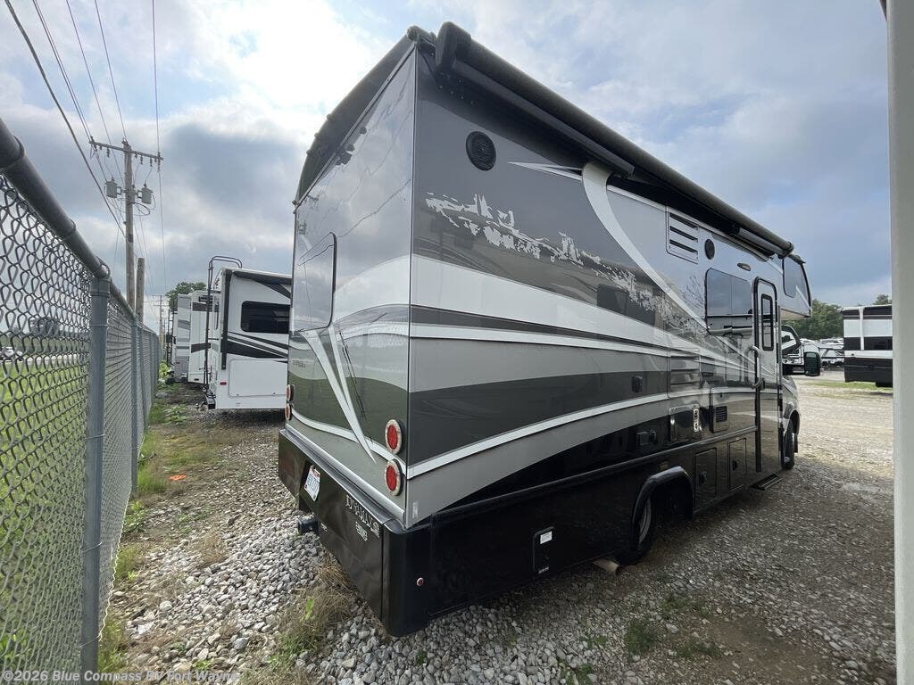 Used 2018 Dynamax Corp isata 3 24FW available in Columbia City, Indiana