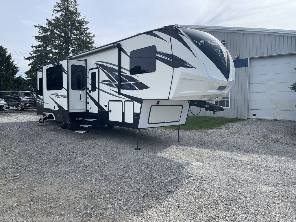 2018 Voltage V-Series 3605 by Dutchmen from Blue Compass RV Fort Wayne in Columbia City, Indiana