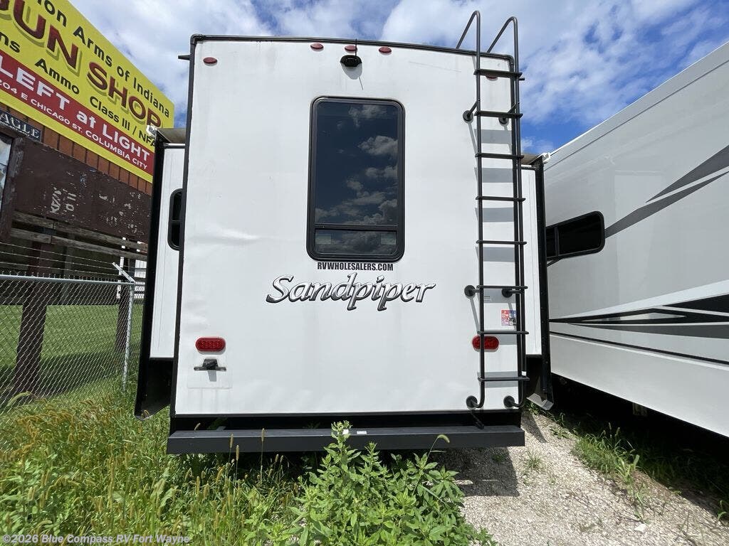 2022 Sandpiper Luxury 379FLOK by Forest River from Blue Compass RV Fort Wayne in Columbia City, Indiana