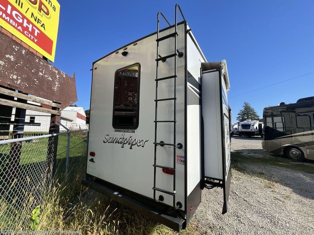 2022 Sandpiper Luxury 379FLOK by Forest River from Blue Compass RV Fort Wayne in Columbia City, Indiana