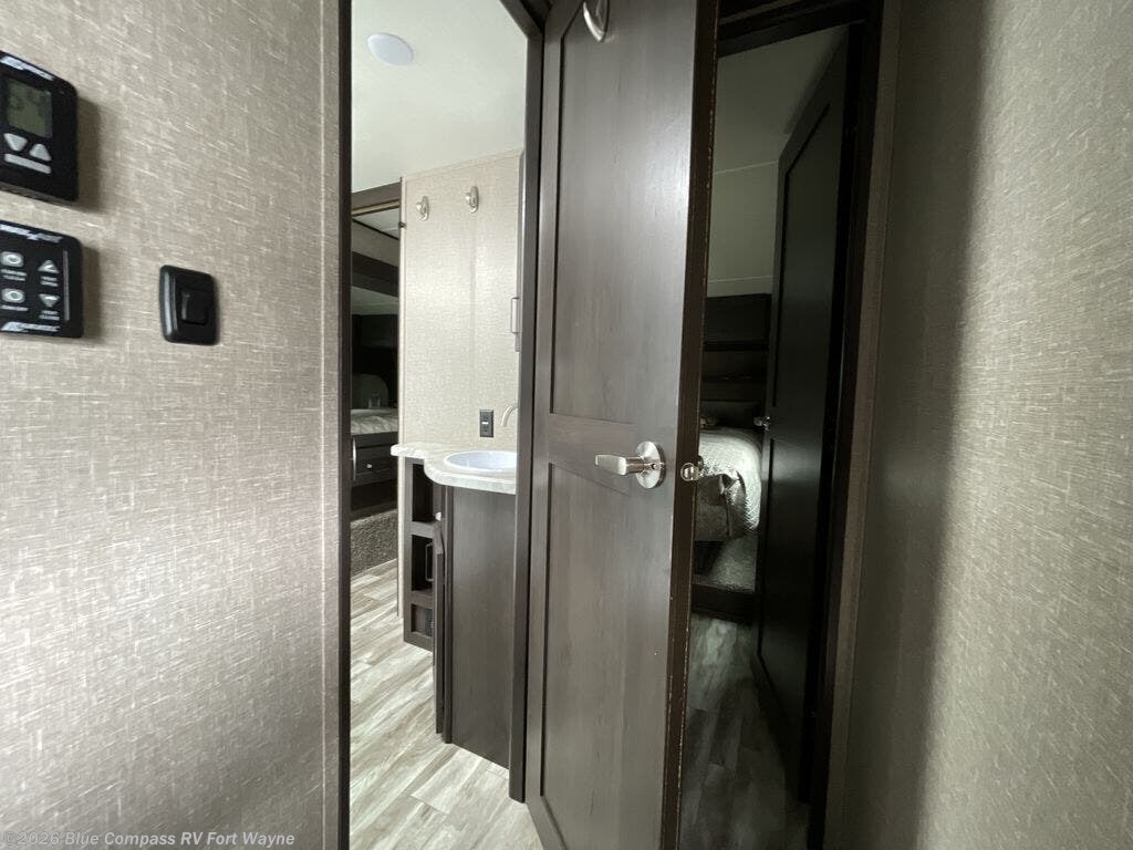 2022 Reflection 28BH by Grand Design from Blue Compass RV Fort Wayne in Columbia City, Indiana
