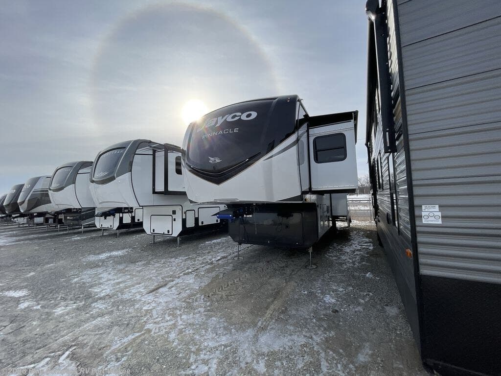 New 2026 Jayco Pinnacle 32RLTS available in Columbia City, Indiana
