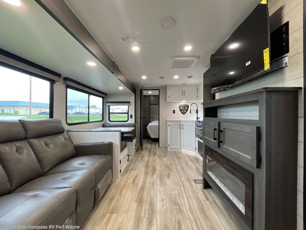 2027 Stratus SR261VRB by Venture RV from Blue Compass RV Fort Wayne in Columbia City, Indiana