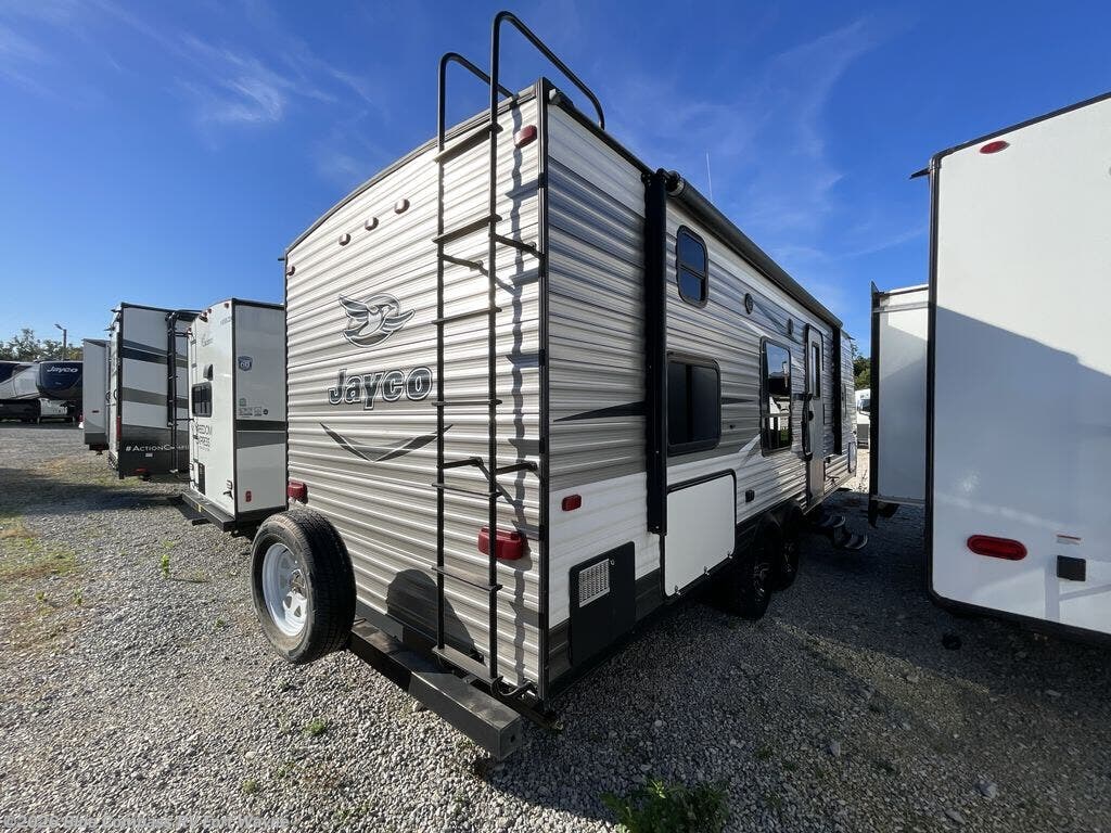 Used 2017 Jayco Jay Flight SLX 212QBW available in Columbia City, Indiana