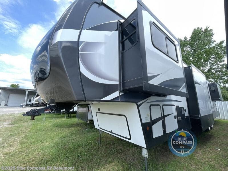 2022 Dutchmen Yukon 421FL RV for Sale in Vidor, TX 77662 VI1199