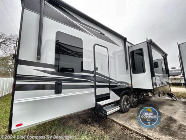 2023 Grand Design Momentum MT397THSR - New Toy Hauler For Sale by Blue Compass RV South Beaumont in Vidor, Texas