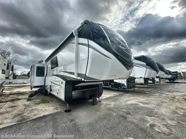 2024 Pinnacle 36FBTS by Jayco from Blue Compass RV Beaumont in Vidor, Texas