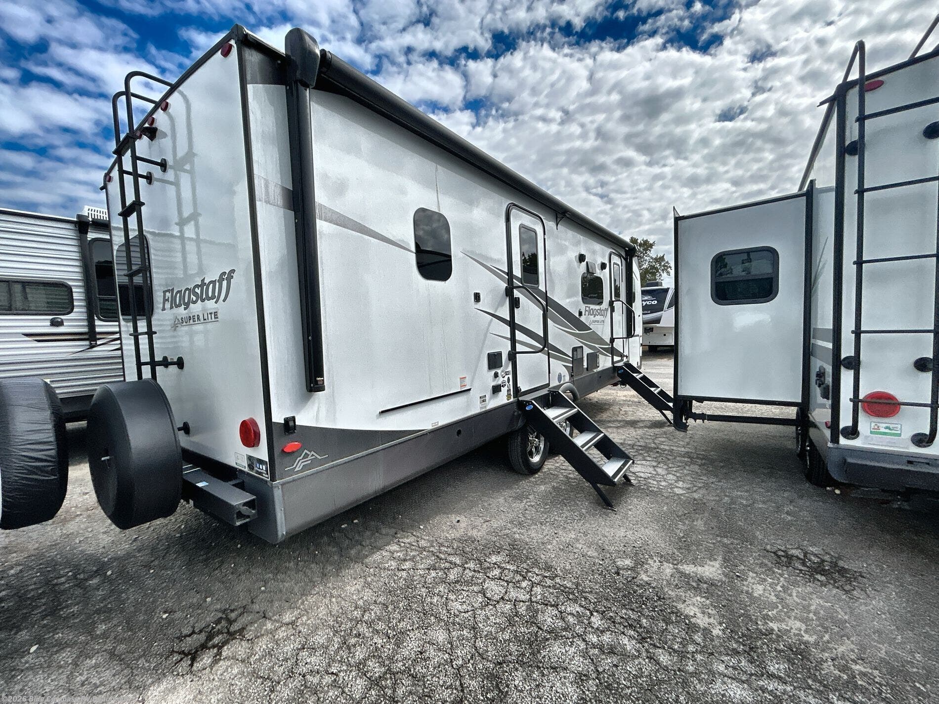 New 2025 Forest River Flagstaff Super Lite 26BHW available in Vidor, Texas