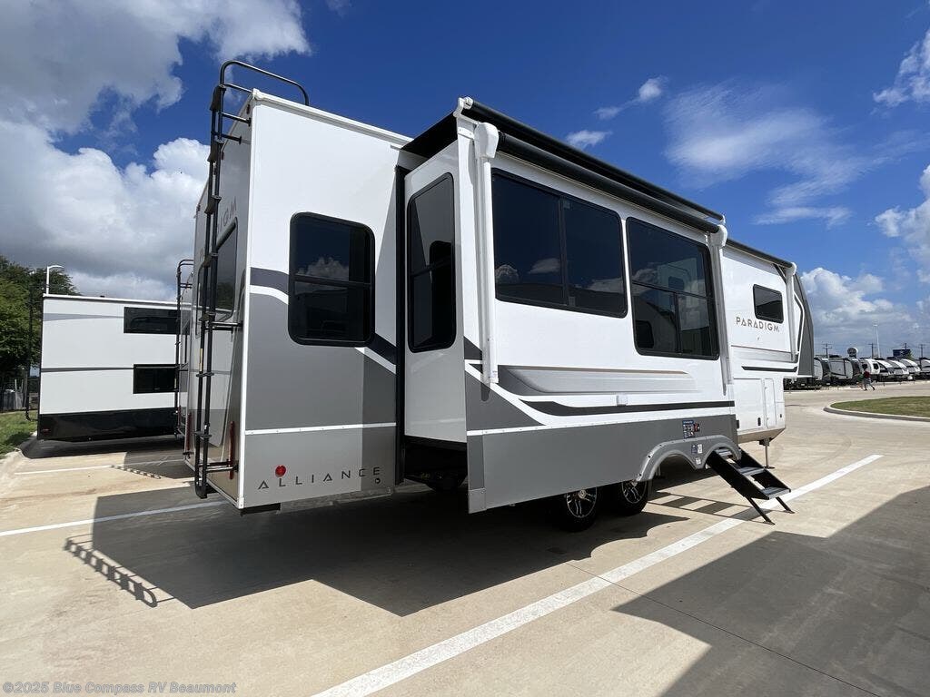 2026 Paradigm 310RL by Alliance RV from Blue Compass RV Beaumont in Vidor, Texas