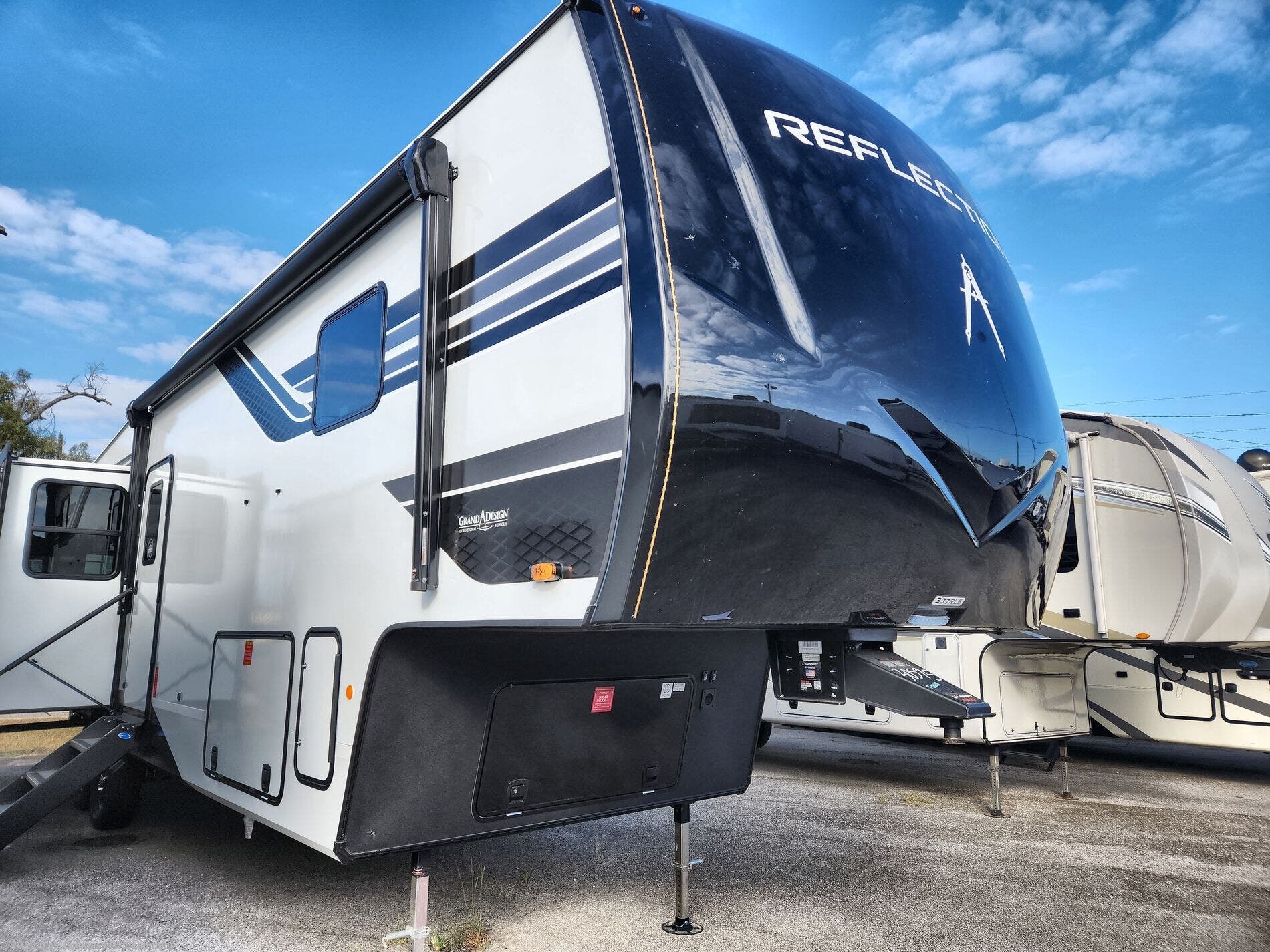 2026 Reflection 337RLS by Grand Design from Blue Compass RV Beaumont in Vidor, Texas