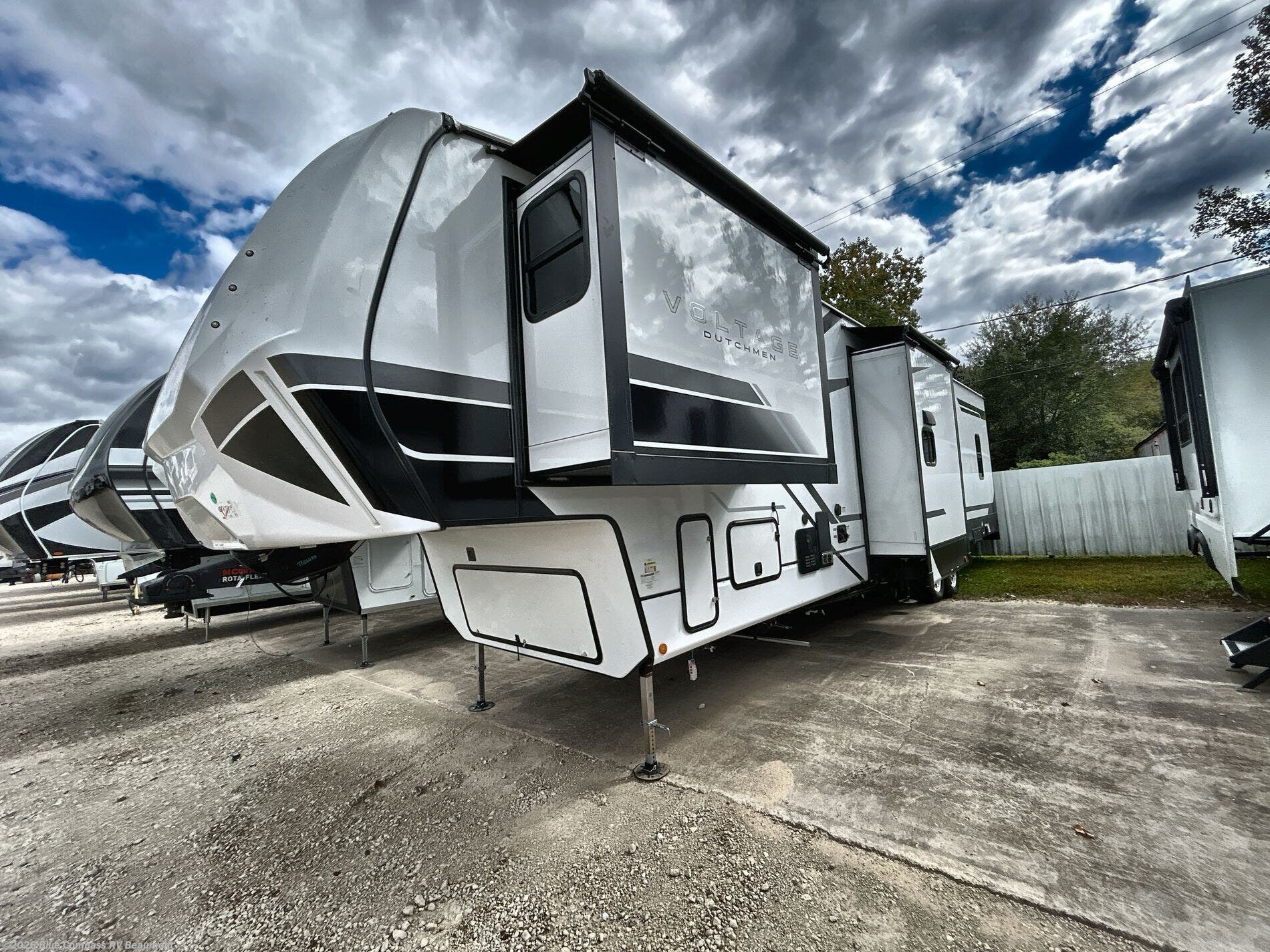 2026 Voltage V-Series 3850 by Dutchmen from Blue Compass RV Beaumont in Vidor, Texas