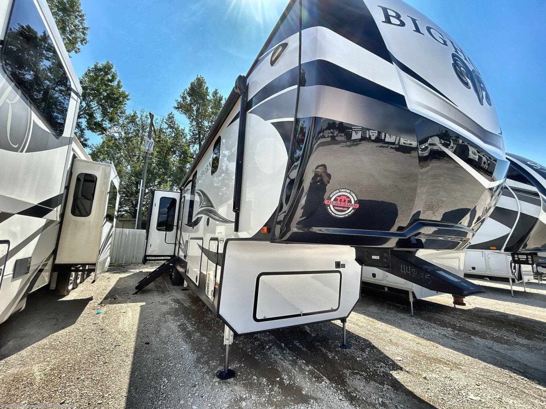 2021 Heartland Bighorn 3870FB - Used Fifth Wheel For Sale by Blue Compass RV Beaumont in Vidor, Texas