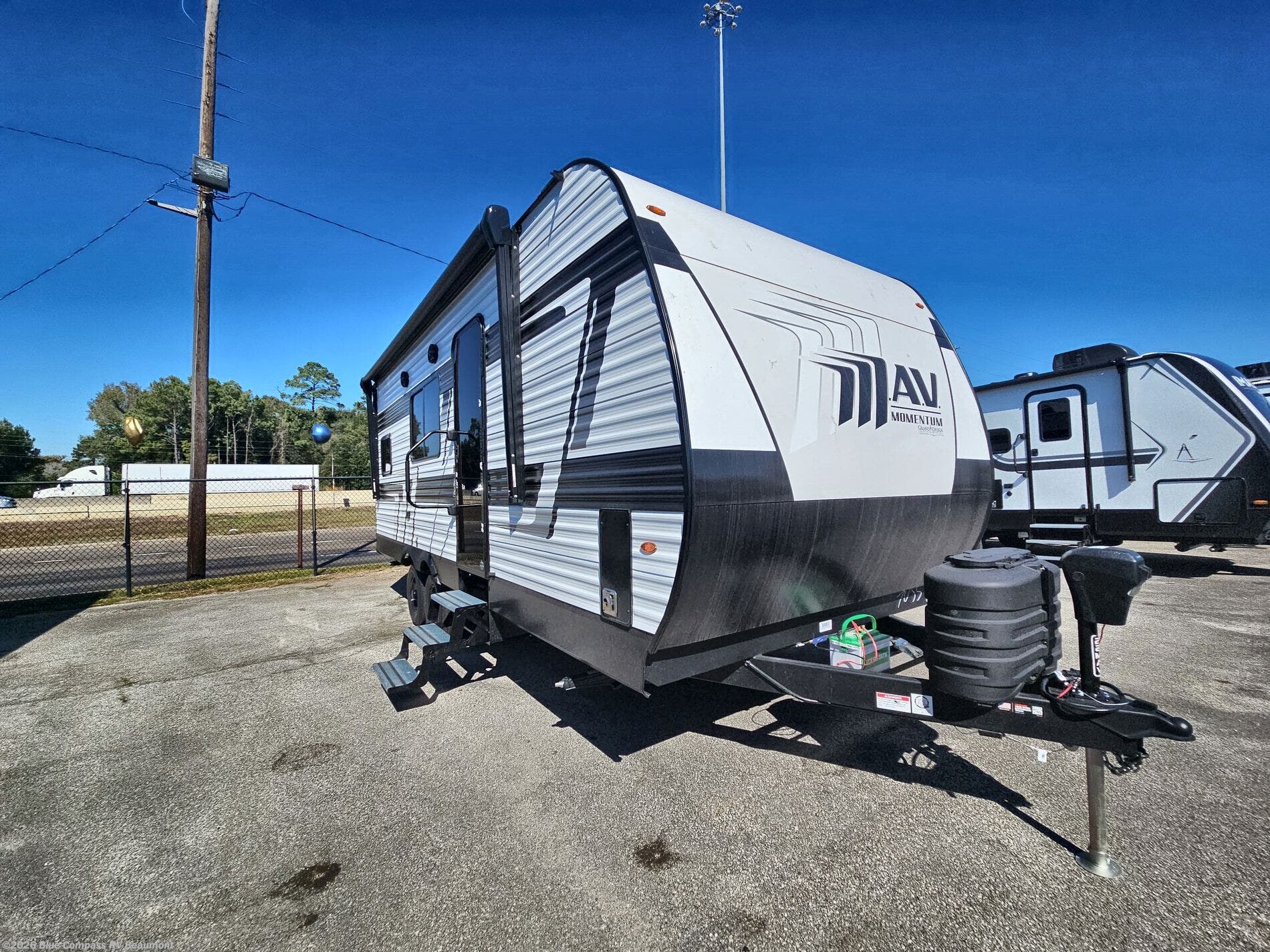 New 2026 Grand Design Momentum MAV 22MAV available in Vidor, Texas