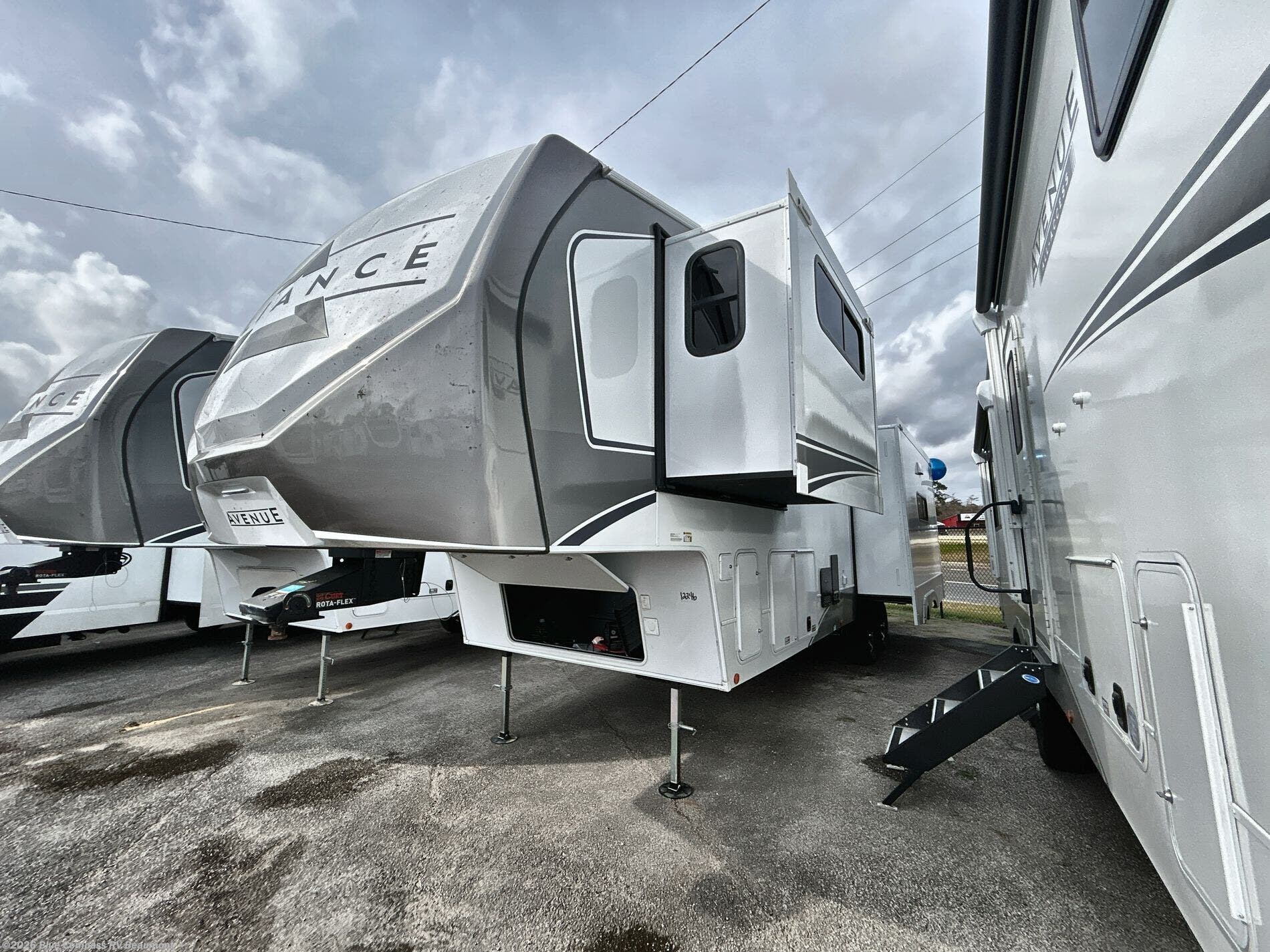 New 2026 Alliance RV Avenue 32RLS available in Vidor, Texas