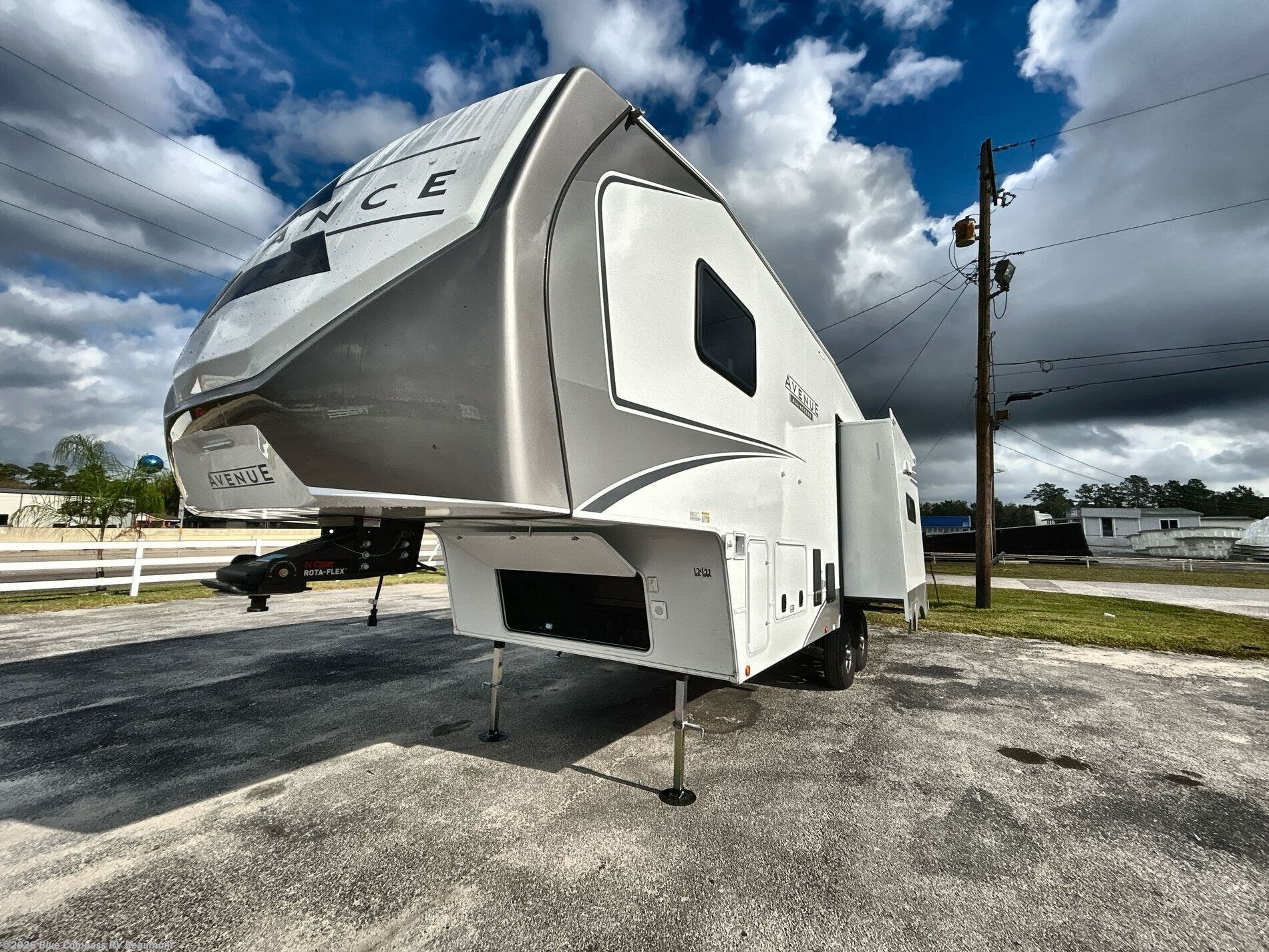 New 2026 Alliance RV Avenue All-Access 25RL available in Vidor, Texas