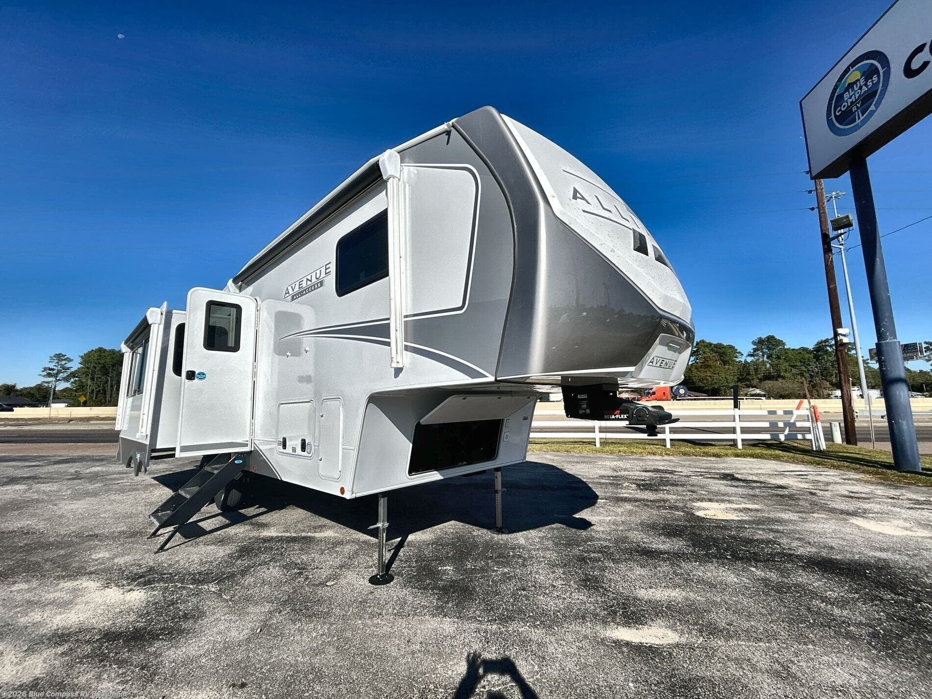 2026 Avenue All-Access 29RL by Alliance RV from Blue Compass RV Beaumont in Vidor, Texas