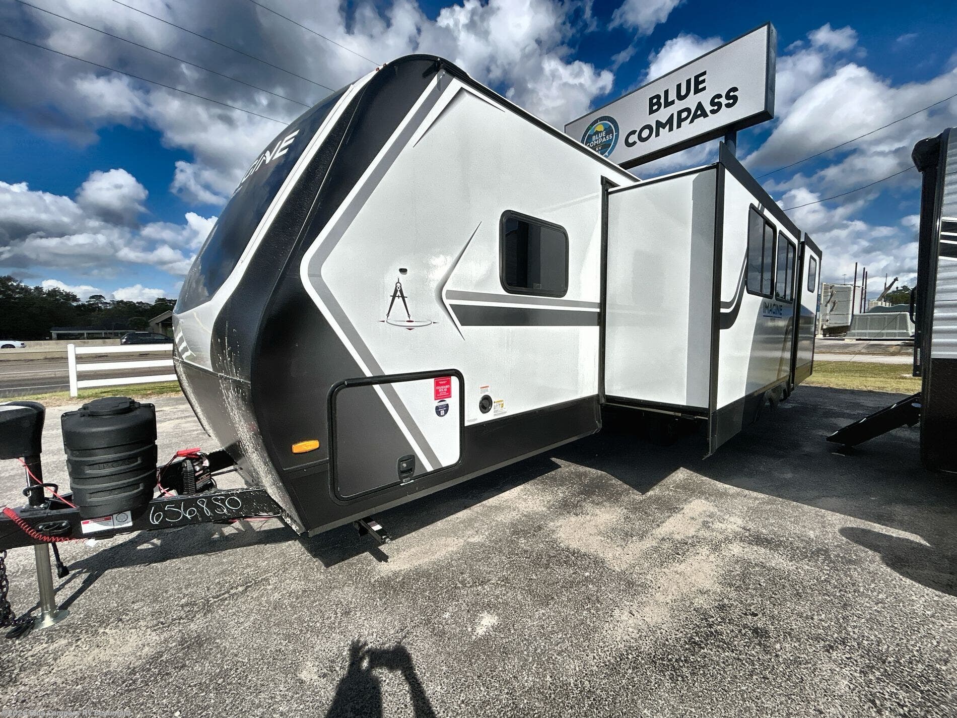 New 2026 Grand Design Imagine 2810BH available in Vidor, Texas