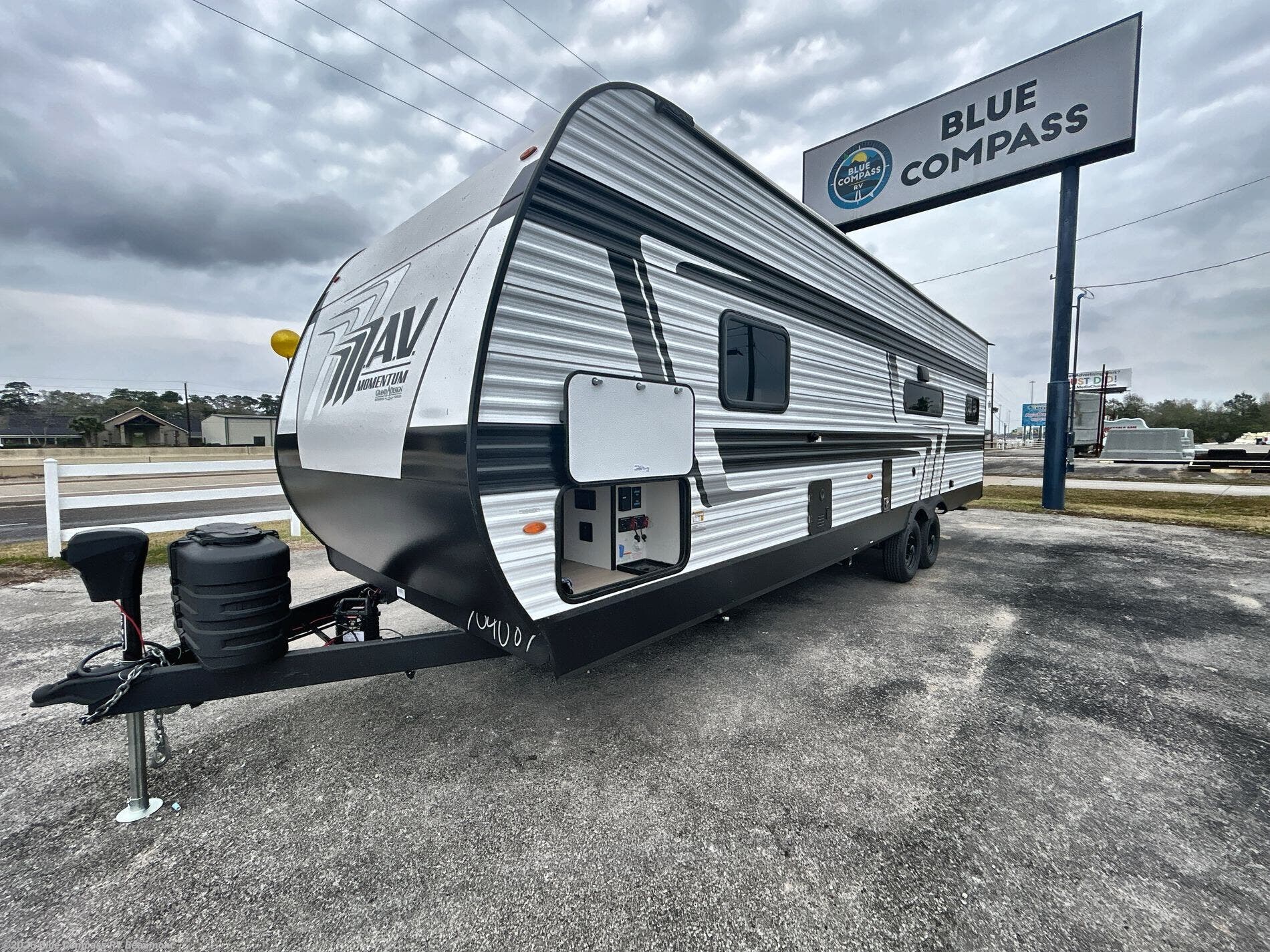 New 2026 Grand Design Momentum MAV 27MAV available in Vidor, Texas