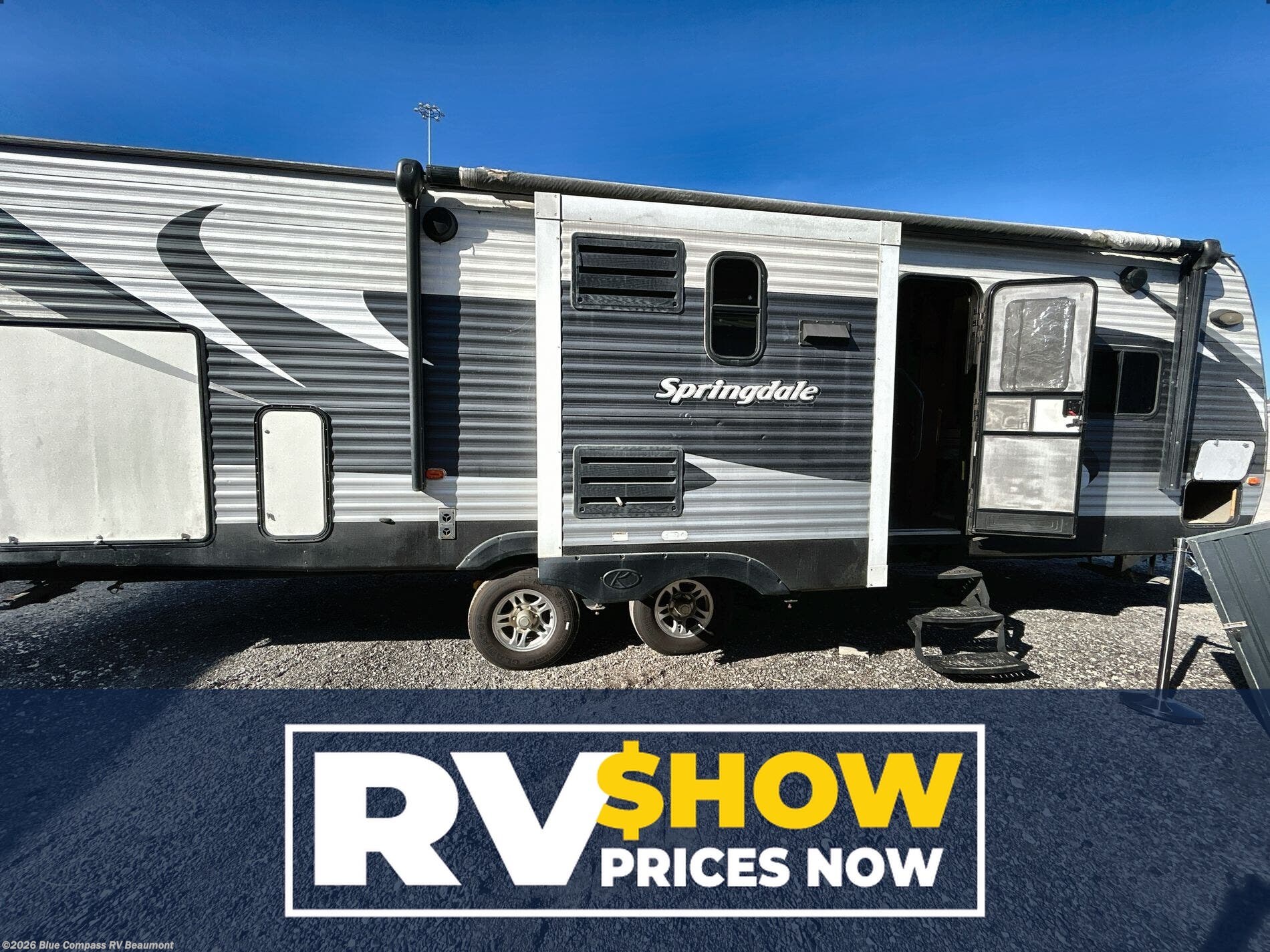 2015 Keystone Springdale 287RB - Used Travel Trailer For Sale by Blue Compass RV Beaumont in Vidor, Texas features Slideout