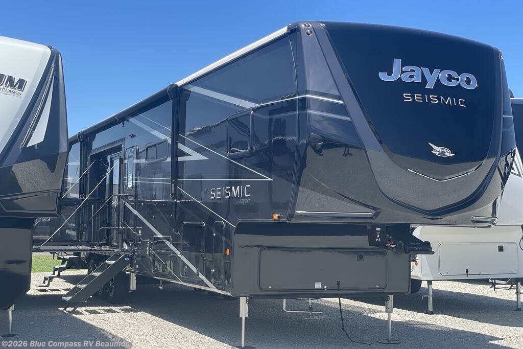 2026 Jayco Seismic 413 - New Toy Hauler For Sale by Blue Compass RV Beaumont in Vidor, Texas