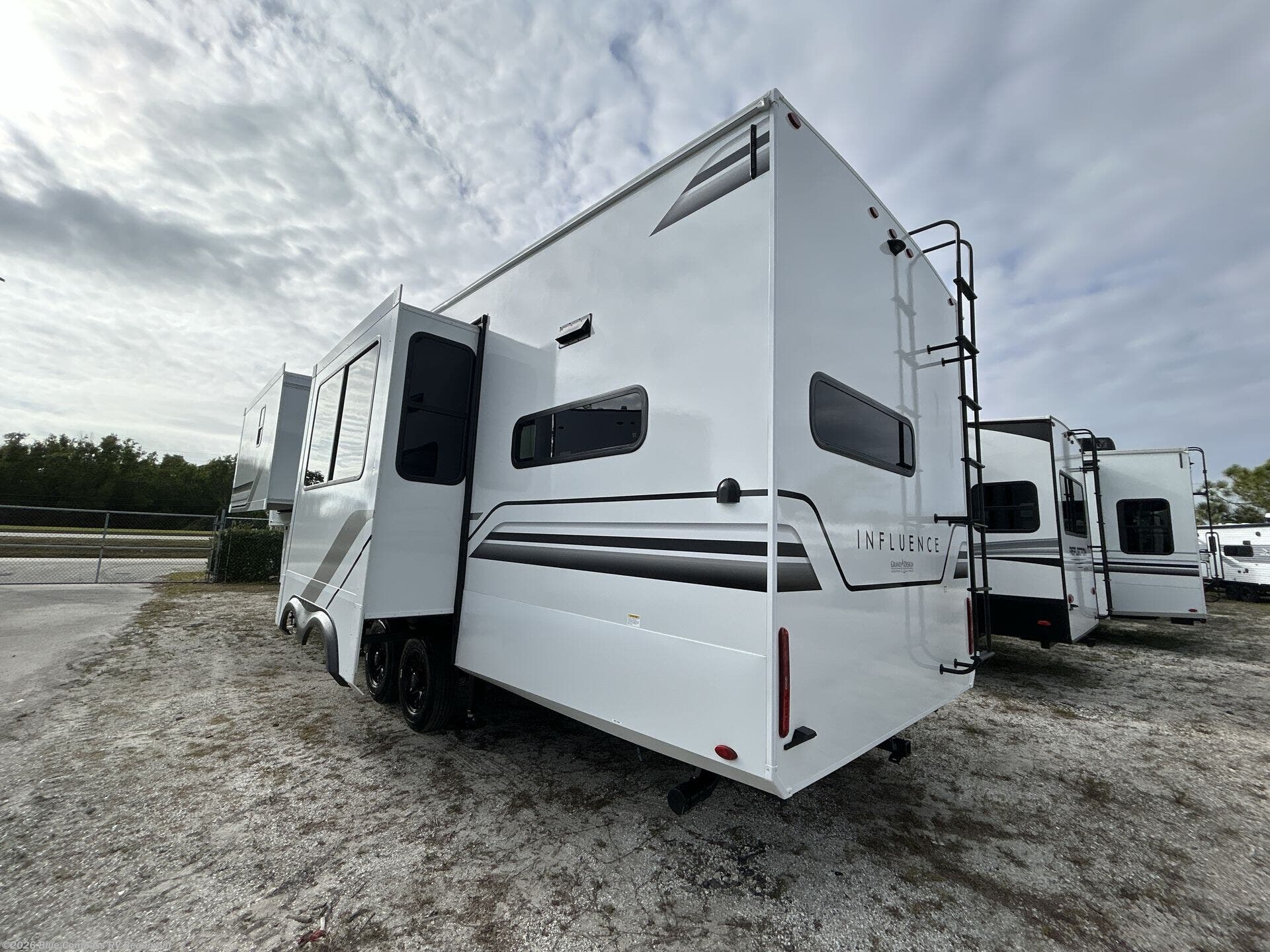 2025 Influence 3203GK by Grand Design from Blue Compass RV Beaumont in Vidor, Texas