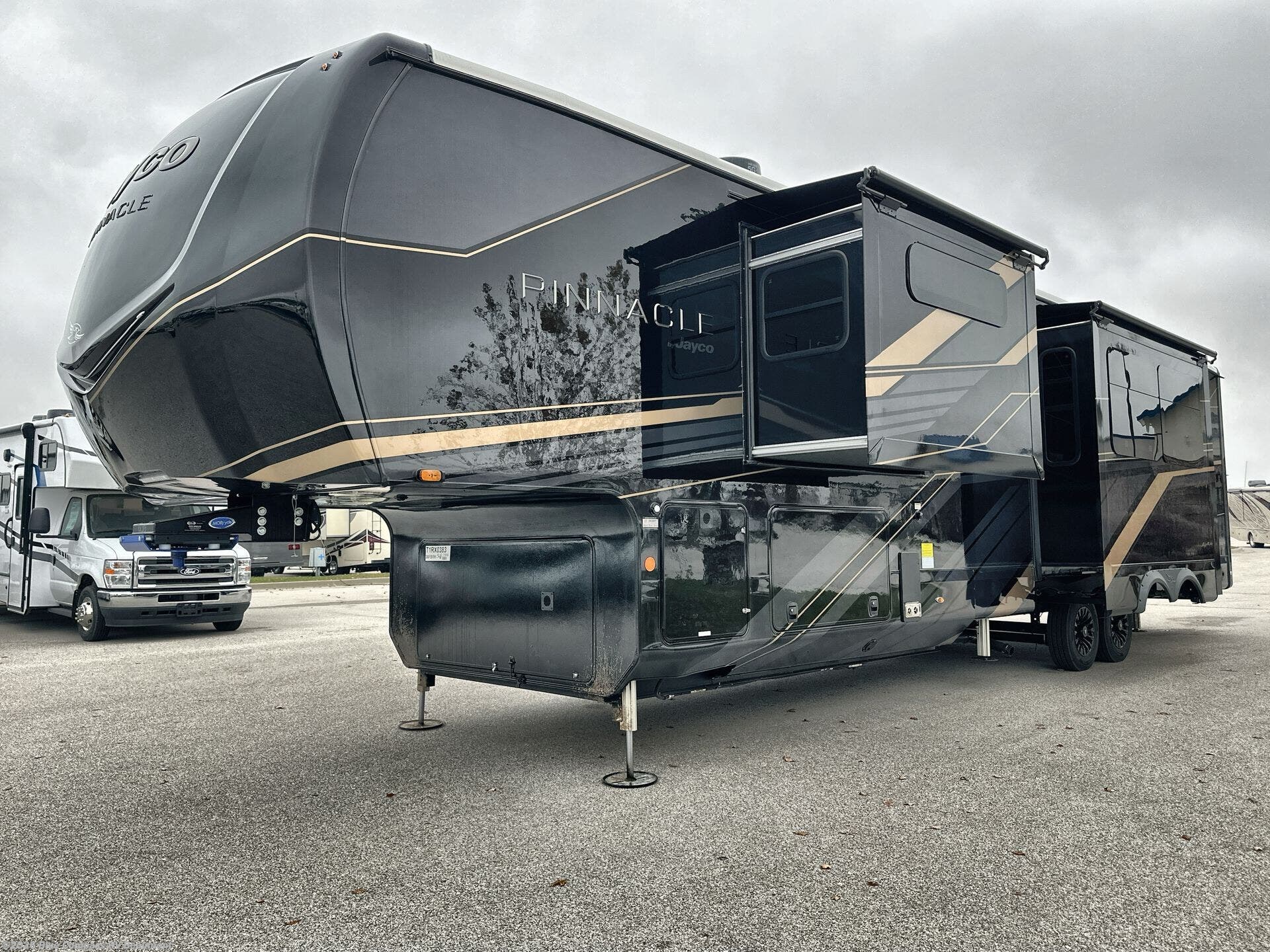 New 2026 Jayco Pinnacle 38FBRK available in Vidor, Texas