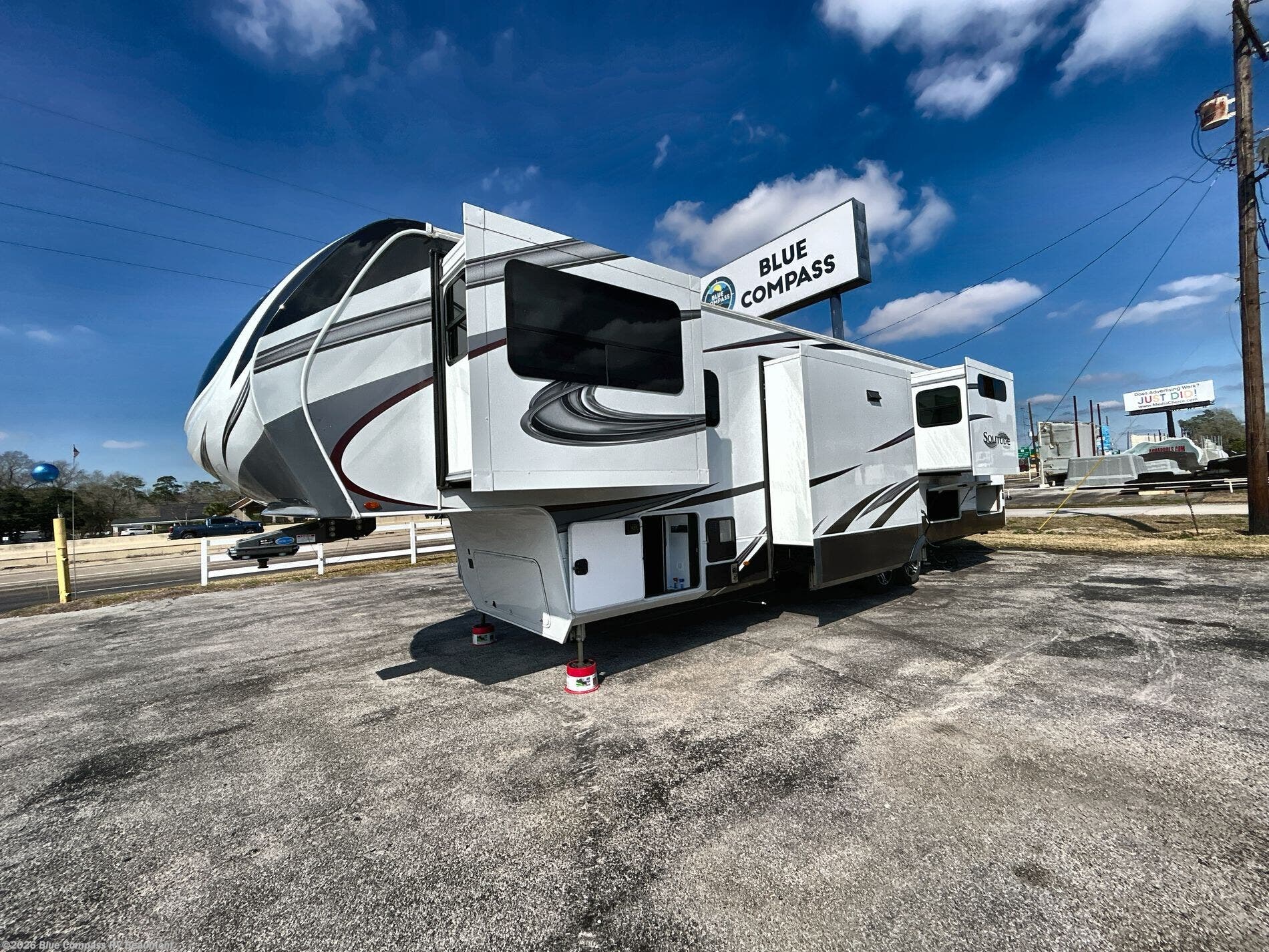 2022 Solitude 380FL by Grand Design from Blue Compass RV Beaumont in Vidor, Texas