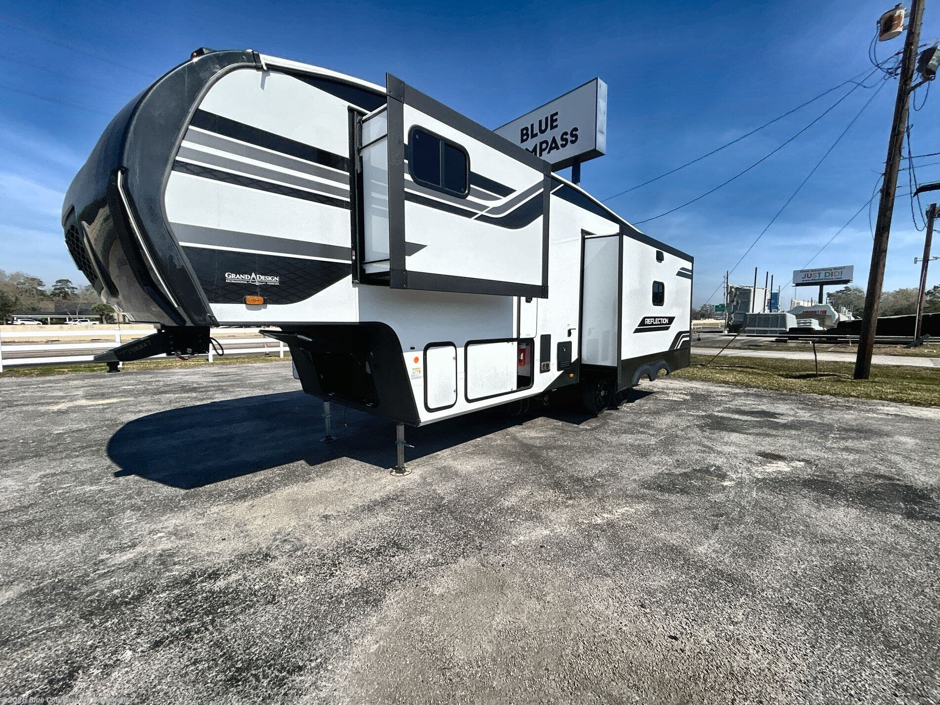 New 2026 Grand Design Reflection 303RLS available in Vidor, Texas