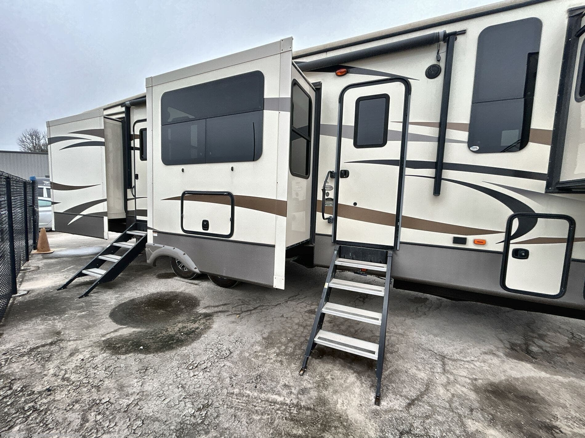 Used 2017 Keystone Montana 3731FL available in Vidor, Texas