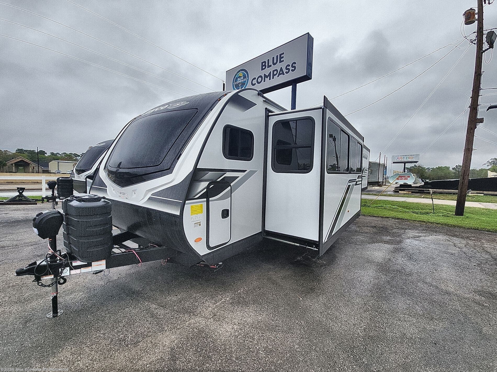 2026 Jay Feather 26FK by Jayco from Blue Compass RV Beaumont in Vidor, Texas