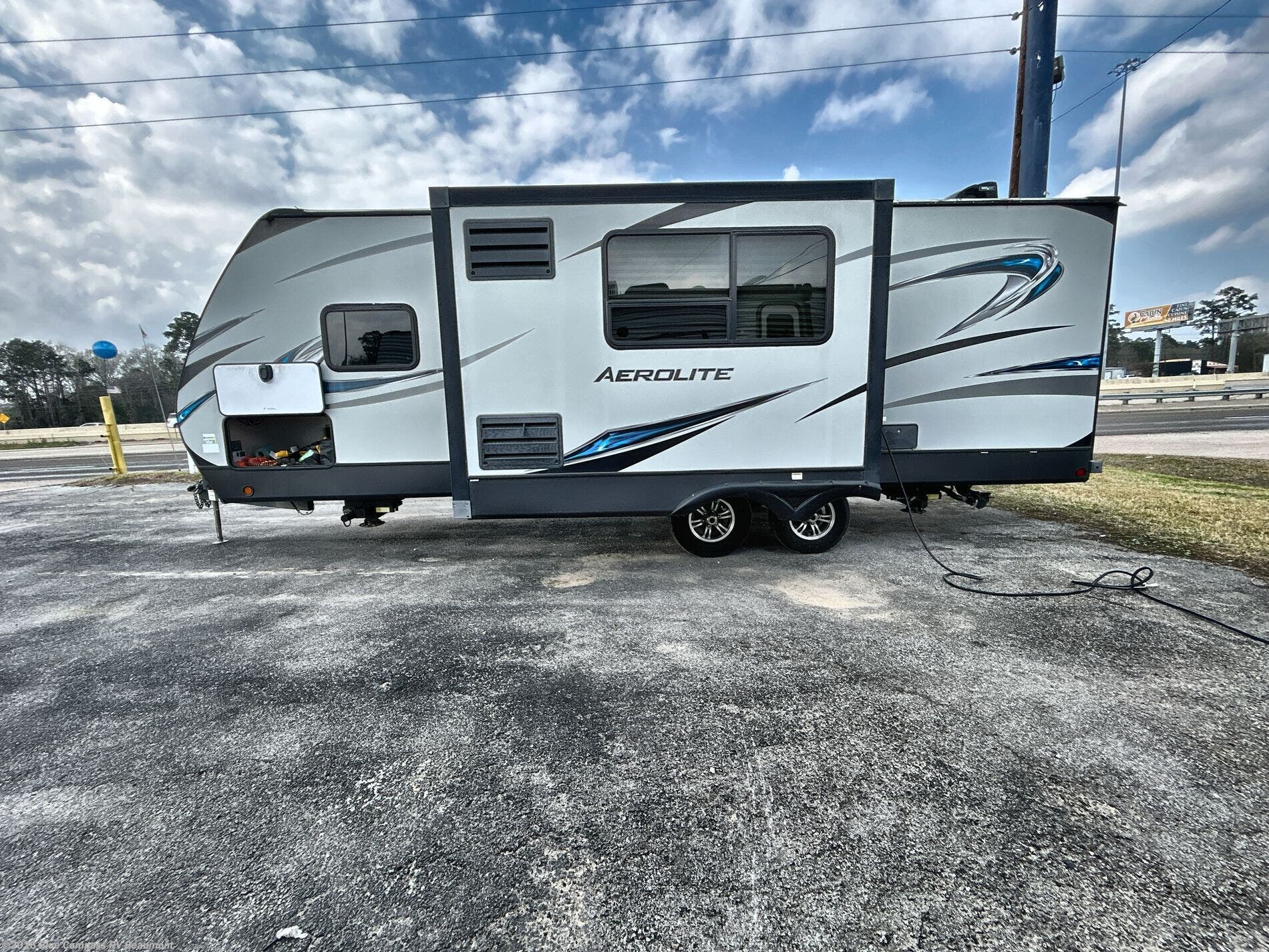 Used 2018 Keystone Aerolite 2573BH available in Vidor, Texas