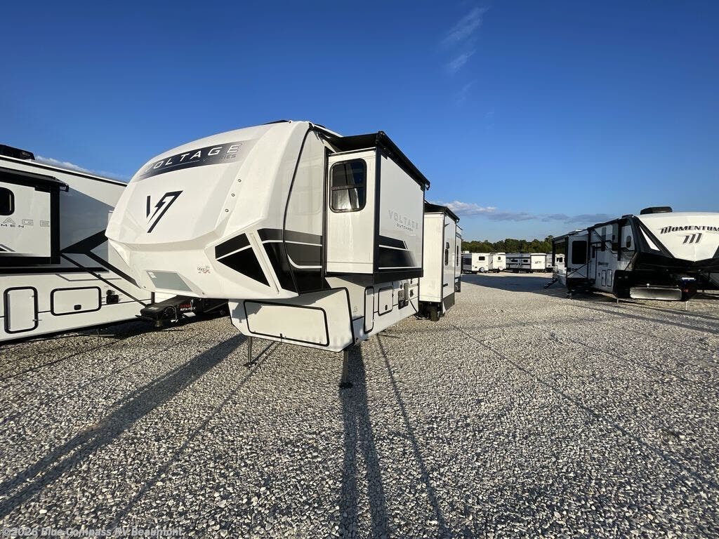 New 2026 Dutchmen Voltage V-Series 3850 available in Vidor, Texas