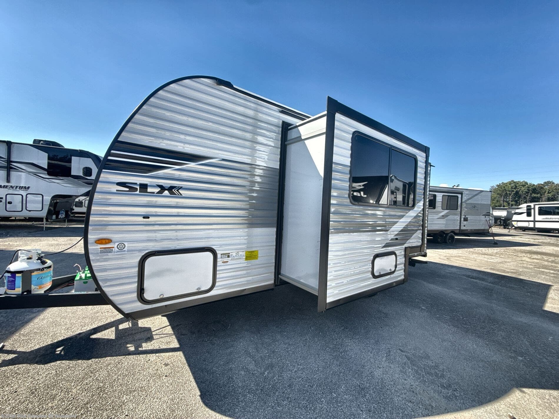 New 2026 Jayco Jay Flight SLX 197MB available in Vidor, Texas